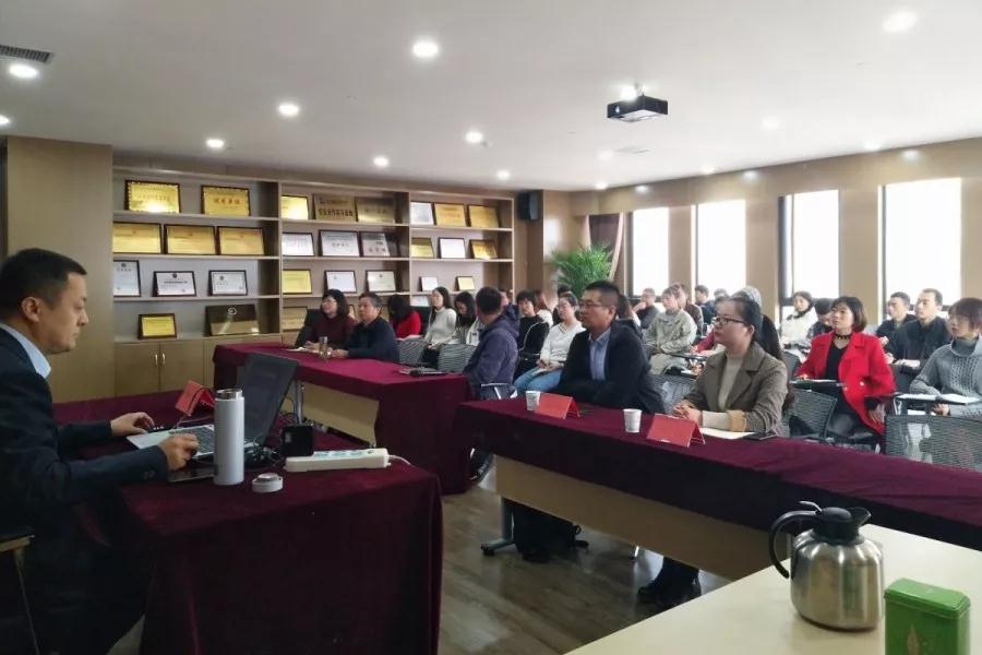 学无止境|压球手机在线官网-压球（中国）举办法律知识专题培训